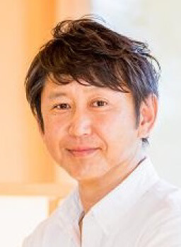 建築家の顔写真