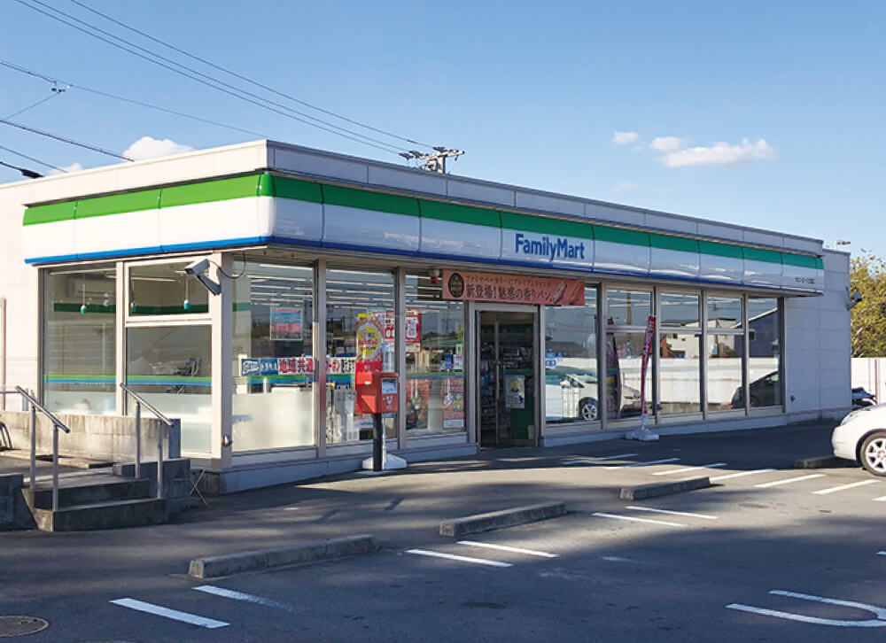 ファミリーマート玉城世古店
